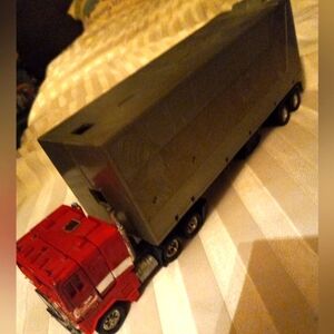 TRANSFORMERS G1 1980S OPTIMIST PRIME